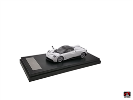 1-64  2017 Pagani Huayra  Roadster Diecast model car- White color